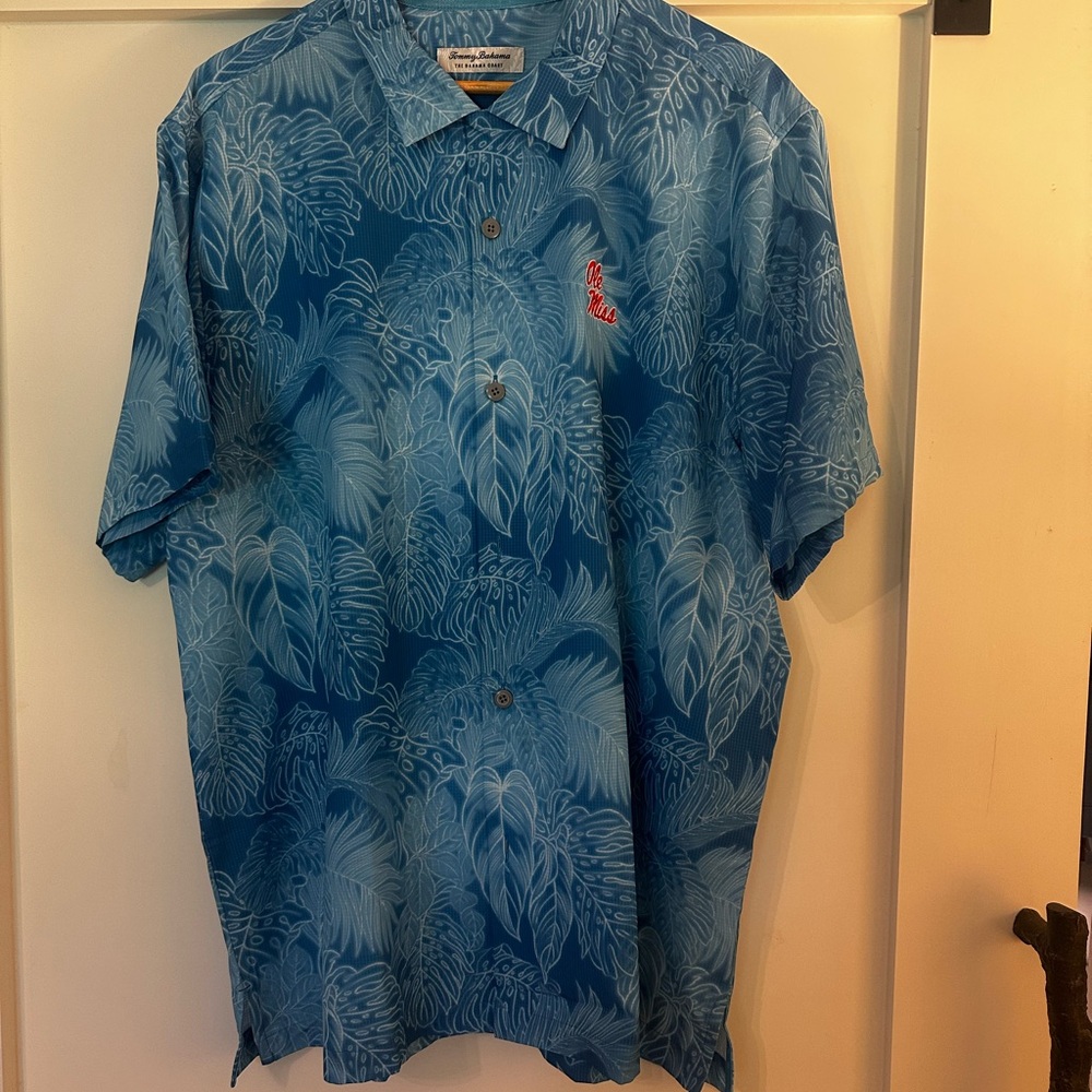 Tommy Bahama Blue Casual Button Down Shirt